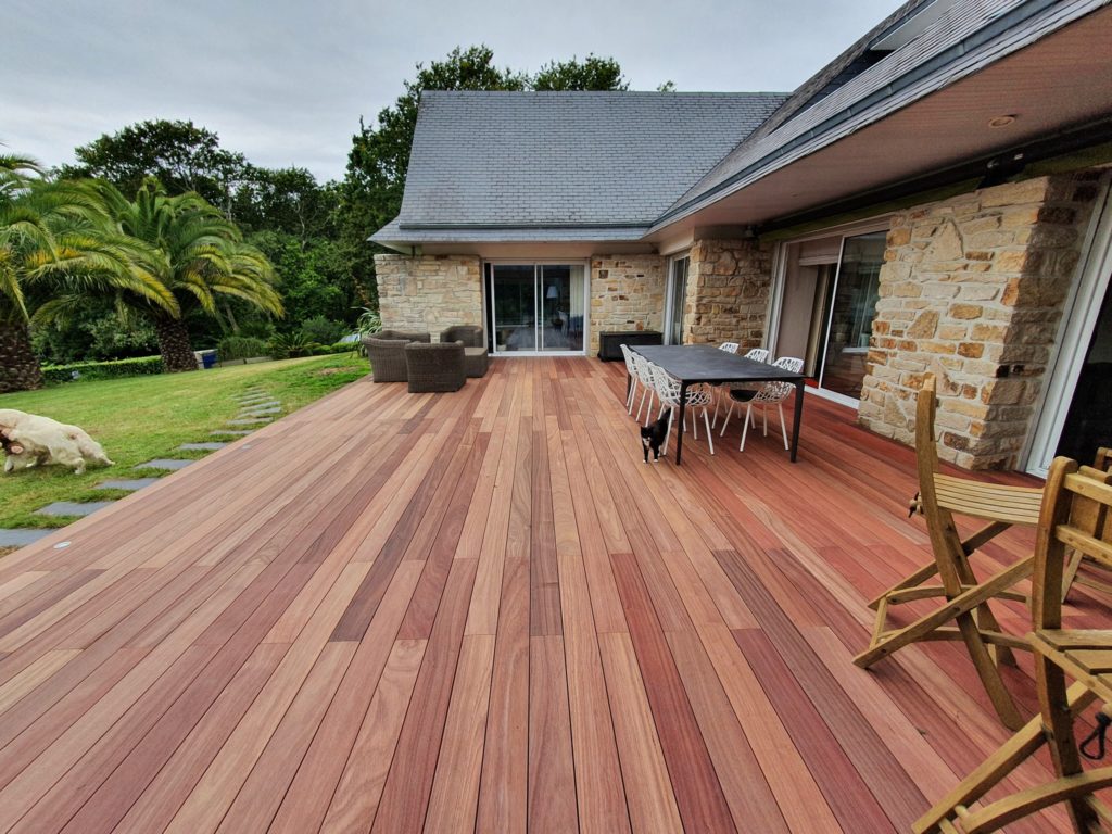 Realisation dune terrasse en Padouk avec fixation - Réalisation d'une terrasse en Padouk avec fixation... Realisation dune terrasse en Padouk avec fixation - Réalisation d'une terrasse en Padouk avec fixation...