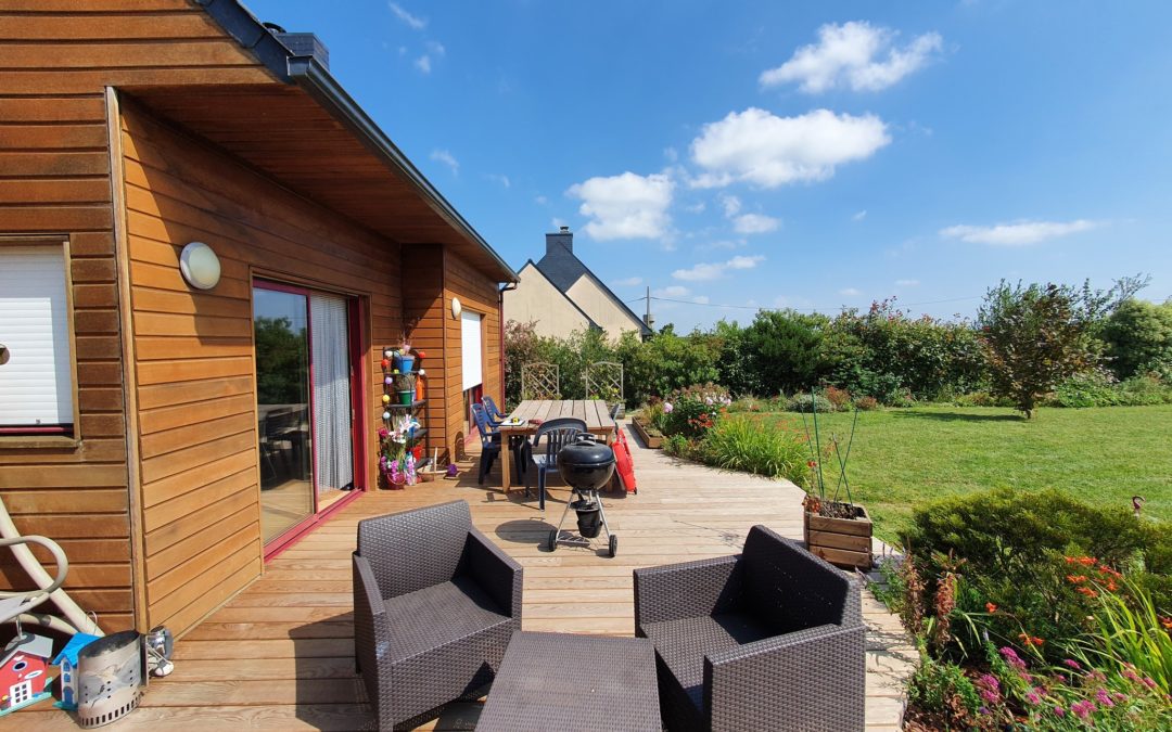 Réalisation d’une pergola couverte en Pin rouge du…