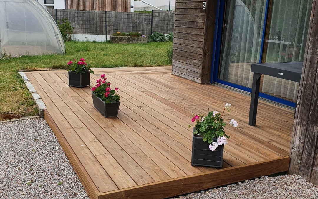 Réalisation d’une terrasse au sol en Pin rouge du …